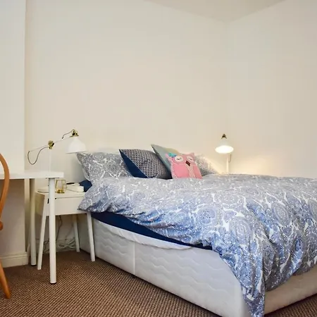 Convenient 2 Bedroom House In South *