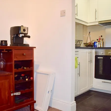 Convenient 2 Bedroom House In South *